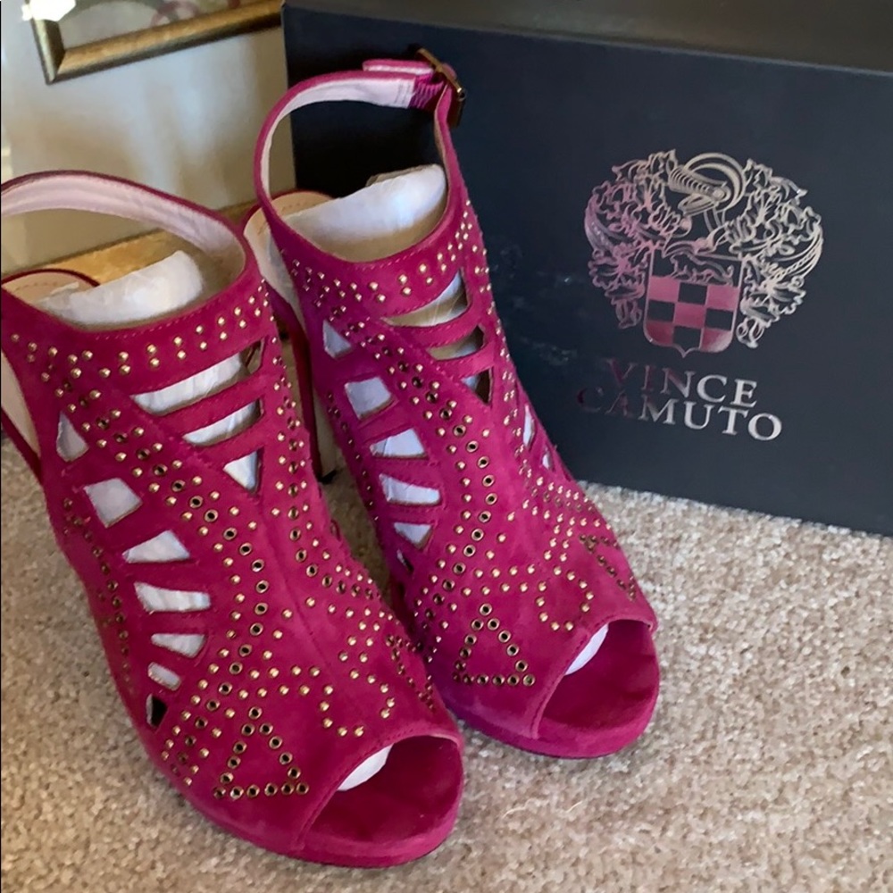 Vince Camuto pink sandals size 6.5